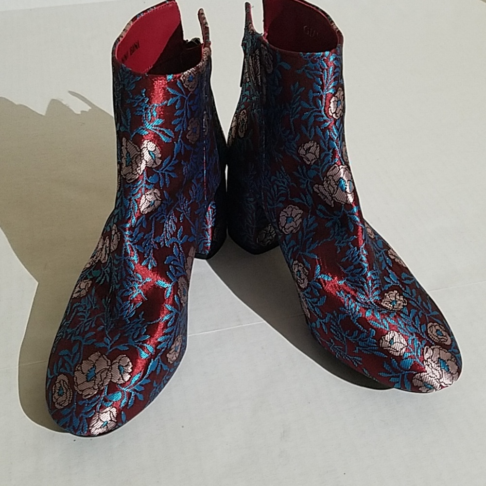 Gianni Bini floral boot heels B68-69 - Picture 2 of 6